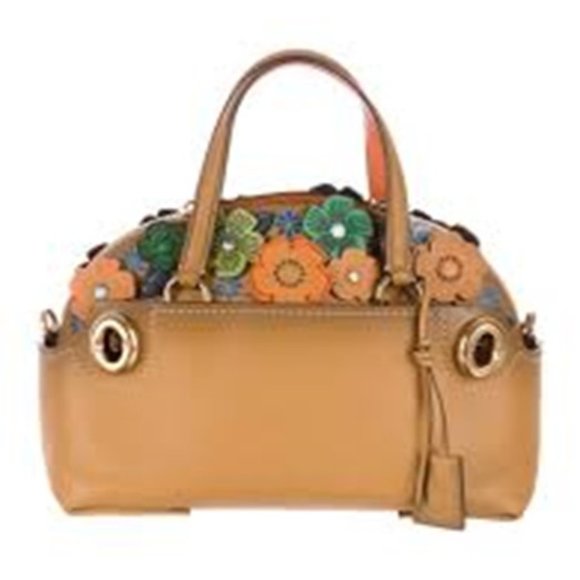 Meet your Posher, Diane - Picture 2 of 2